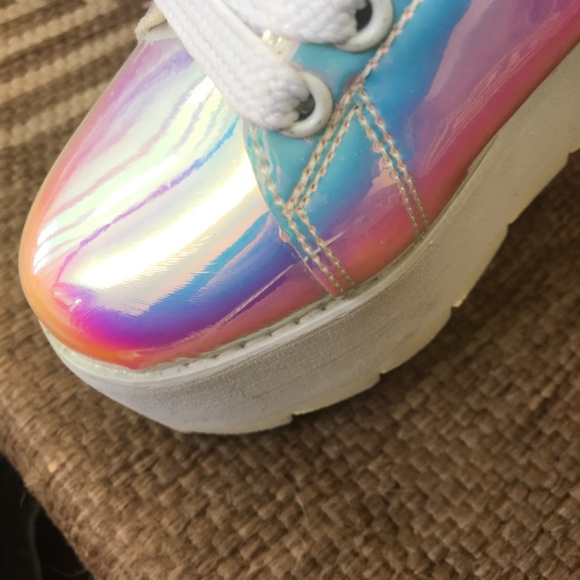 Dolls Kill LALA Hologram Platform Sneaker 5 - Picture 3 of 11